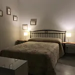 Apartment En El Casco Historico, Frente A La Colegiata De San Isidoro, *