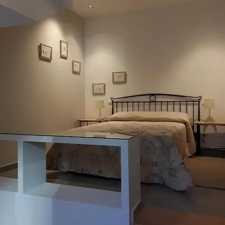 En El Casco Historico, Frente A La Colegiata De San Isidoro, アパート レオン